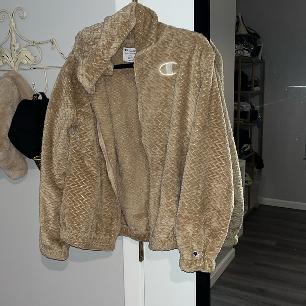 Champion Womens Jacket Size small Fuzzy Soft Fleece Full Zip Logo like new
